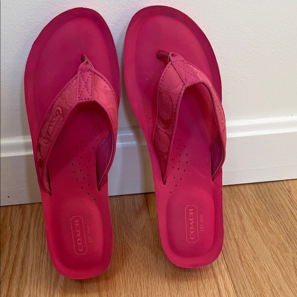 Coach 8.5B pink logo strap janice’s thong flip flops. - Picture 1 of 7